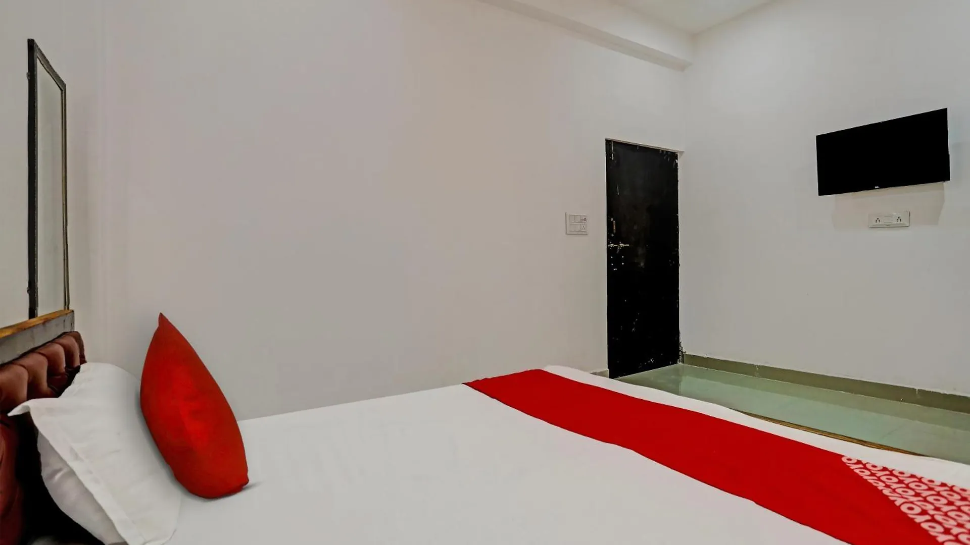 Oyo Flagship 81426 Happy Guest House Pura Raghunath 3*,