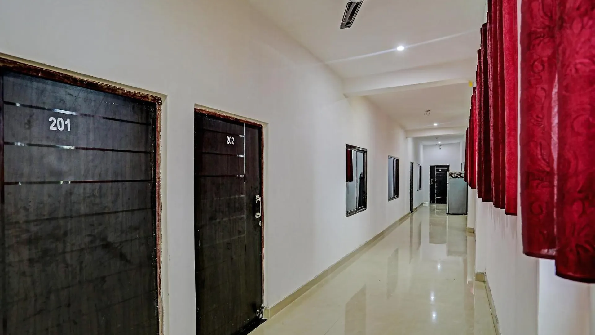 Oyo Flagship 81426 Happy Guest House Pura Raghunath 3*,  India